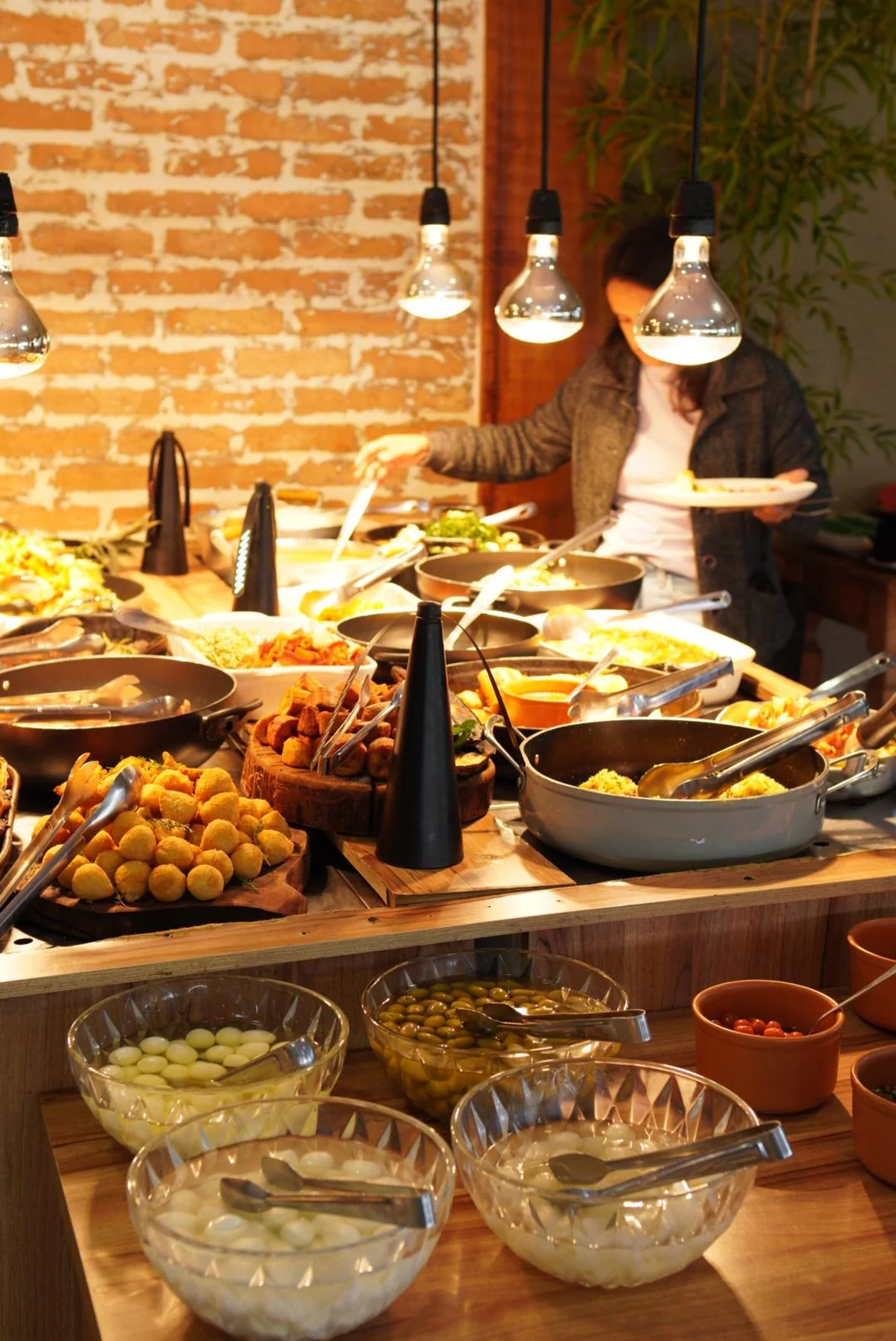 Buffet variado da Cozinha Santomaz